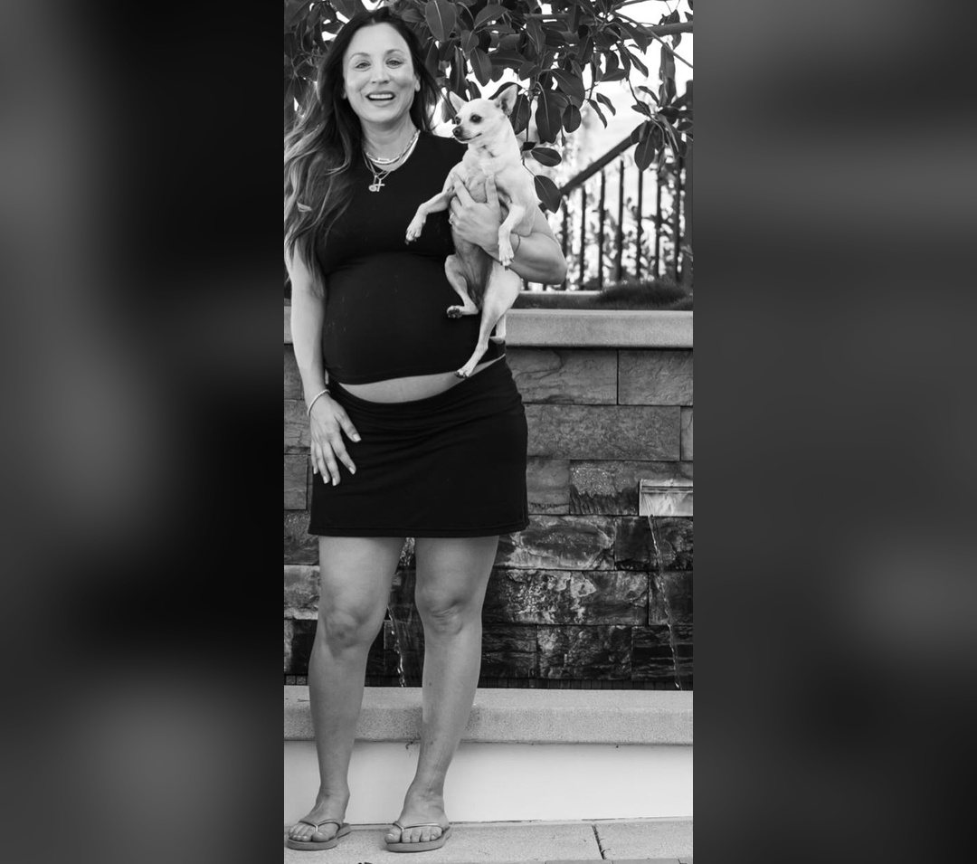 Image for the story: Kaley Cuoco eats cake off her bare baby bump ahead of baby No. 2